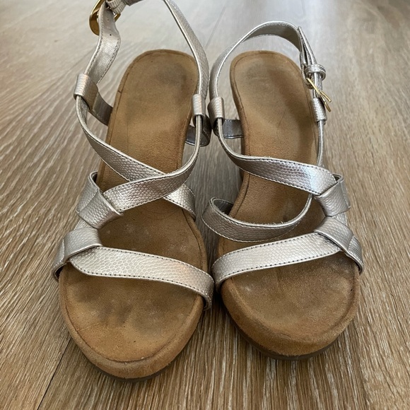 Wedges - Picture 1 of 7